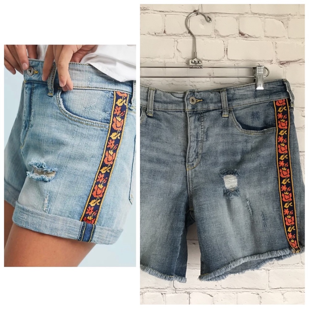 Anthropologie Pilcro Slim Boyfriend Distressed Cut Off Jean Shorts 27 Raw Hem